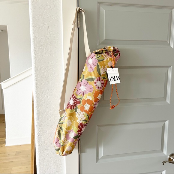 NWT Zara Sun Shade Canopy Beach Floral Portable Tote Accessory - Picture 3 of 6